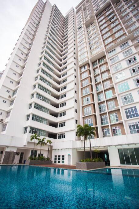 New Skysuites Lovely 2 Bedroom 4-6Pax Johor Bahru Exterior photo